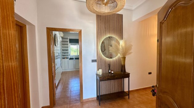 Resale - Villa -
Catral