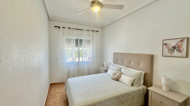 Resale - Villa -
Catral