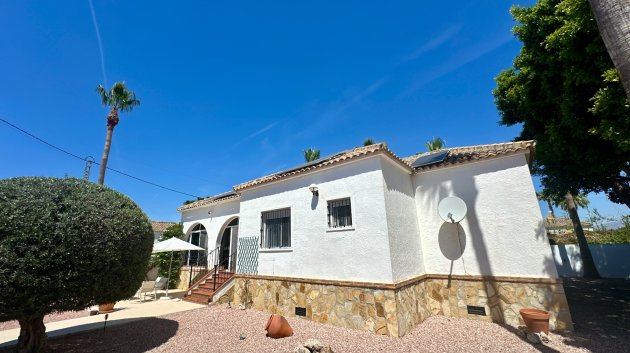 Resale - Villa -
Catral