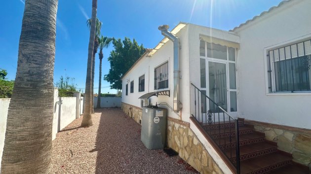 Resale - Villa -
Catral