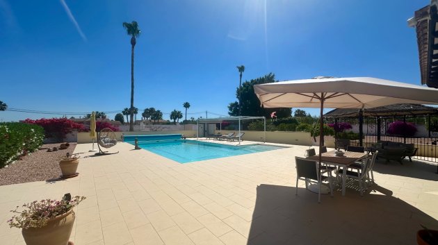 Resale - Villa -
Catral