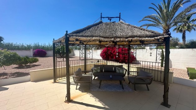 Resale - Villa -
Catral