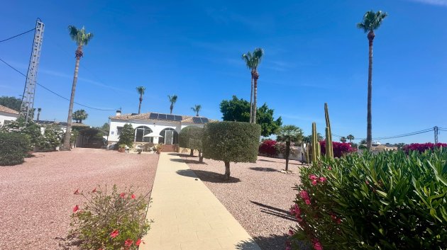 Resale - Villa -
Catral