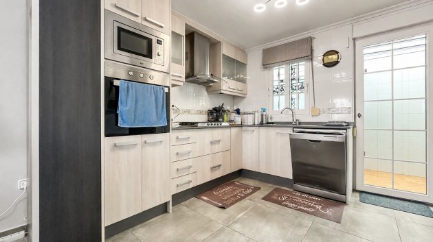 Resale - Villa -
Orihuela Costa - Los Dolses