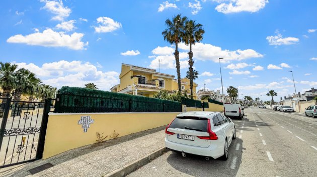 Resale - Villa -
Orihuela Costa - Los Dolses