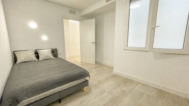 Resale - Apartments -
Torrevieja - Playa Los Naufragos
