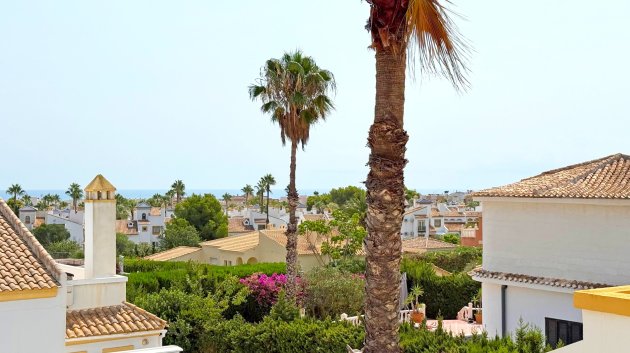Resale - Villa -
Orihuela Costa - Villamartín