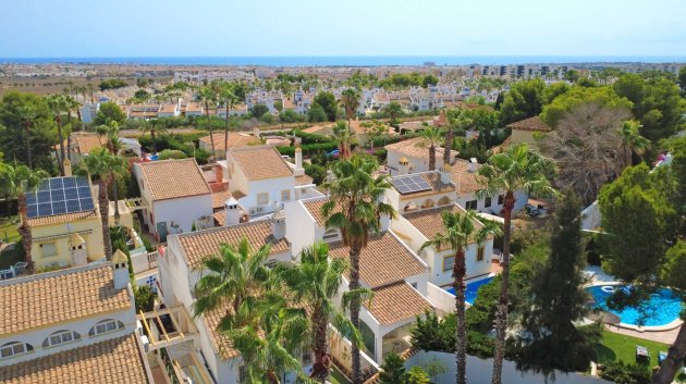 Resale - Villa -
Orihuela Costa - Villamartín