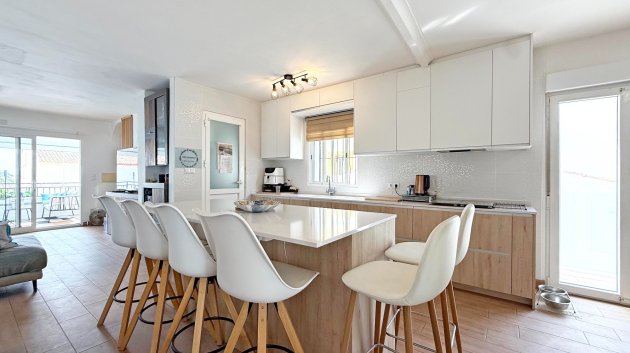 Resale - Villa -
Orihuela Costa - Villamartín