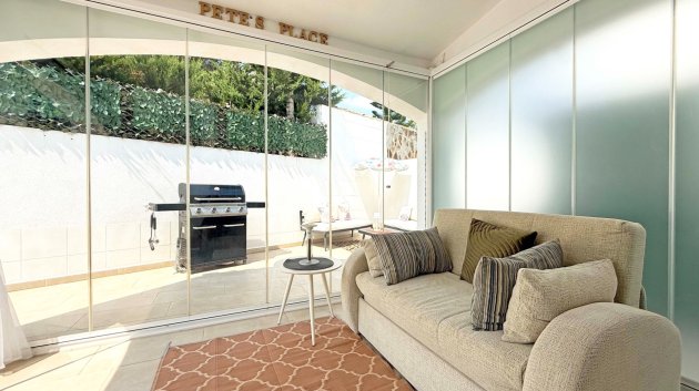 Resale - Villa -
Orihuela Costa - Villamartín