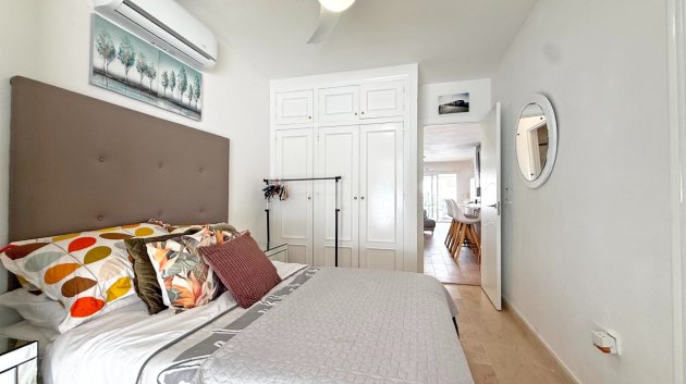 Resale - Villa -
Orihuela Costa - Villamartín