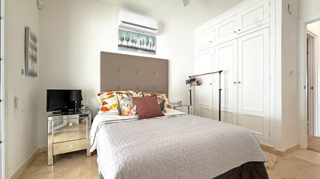 Resale - Villa -
Orihuela Costa - Villamartín