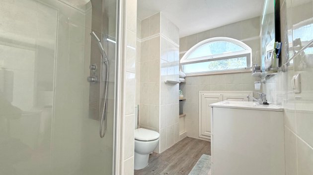 Resale - Villa -
Orihuela Costa - Villamartín