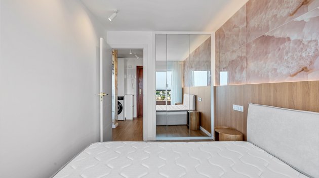Resale - Apartments -
Torrevieja - Punta Prima