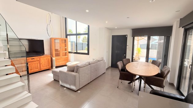 Resale - Villa -
Ciudad Quesada - Pueblo Bravo