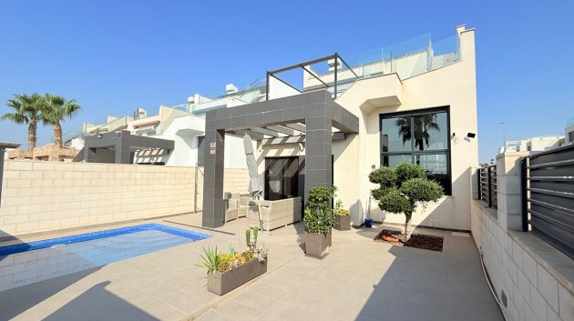 Resale - Villa -
Ciudad Quesada - Pueblo Bravo