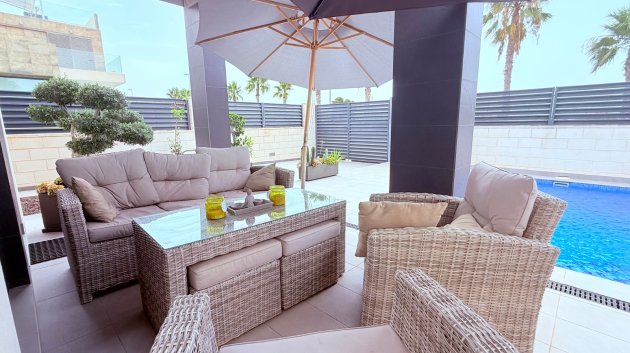 Resale - Villa -
Ciudad Quesada - Pueblo Bravo