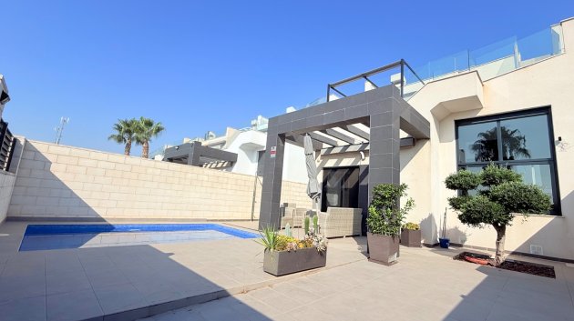 Resale - Villa -
Ciudad Quesada - Pueblo Bravo