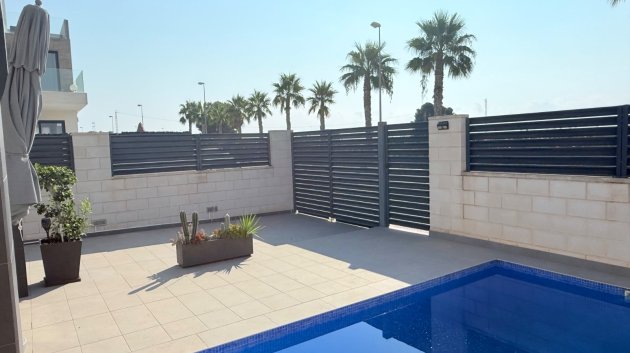 Resale - Villa -
Ciudad Quesada - Pueblo Bravo