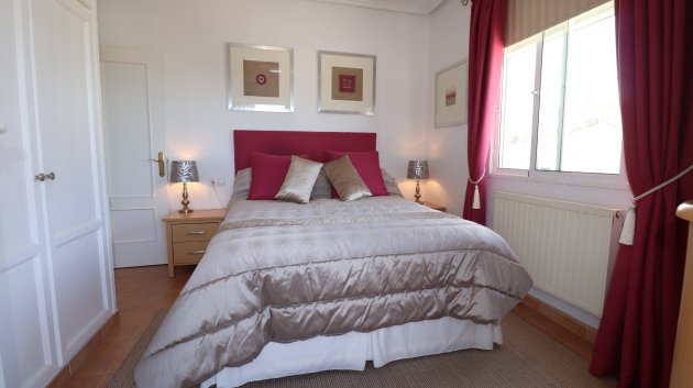 Resale - Villa -
Algorfa - Montebello