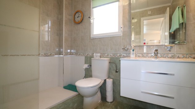 Resale - Villa -
Algorfa - Montebello