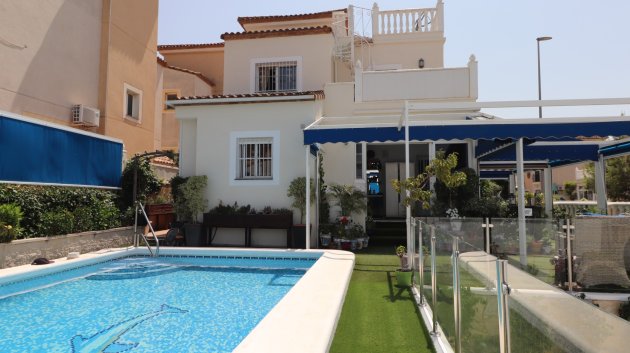 Resale - Villa -
Algorfa - Montebello