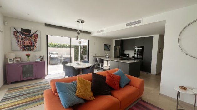 Resale - Villa -
Los Montesinos - La Herrada
