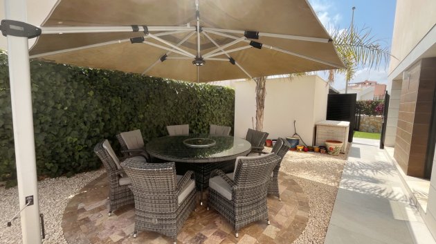 Resale - Villa -
Los Montesinos - La Herrada