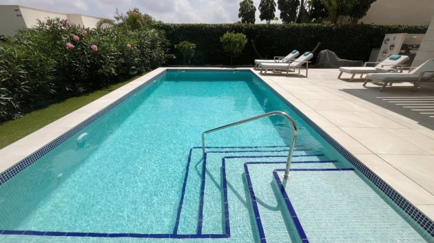Resale - Villa -
Los Montesinos - La Herrada