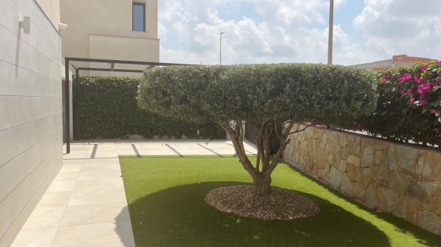 Resale - Villa -
Los Montesinos - La Herrada