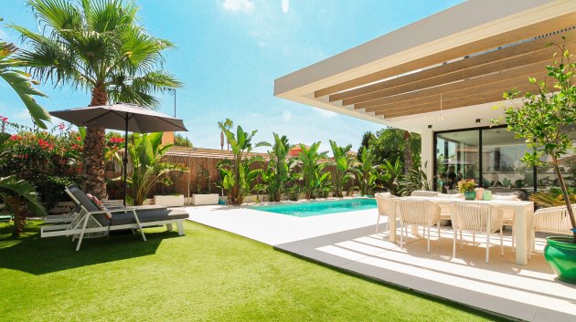 Resale - Villa -
Orihuela Costa - Lomas De Cabo Roig
