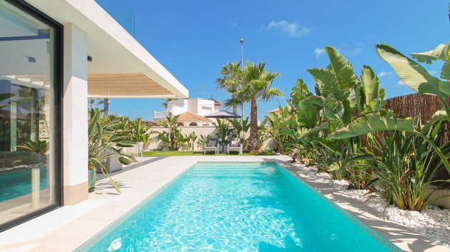 Resale - Villa -
Orihuela Costa - Lomas De Cabo Roig