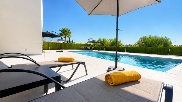 Resale - Villa -
Altaona Golf and Country Village - Altaona Golf - Country Village