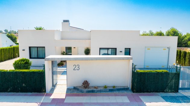 Resale - Villa -
Altaona Golf and Country Village - Altaona Golf - Country Village