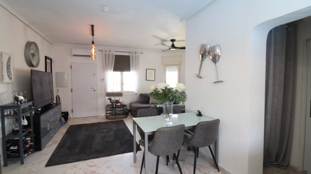 Resale - Villa -
Orihuela Costa - Villamartín