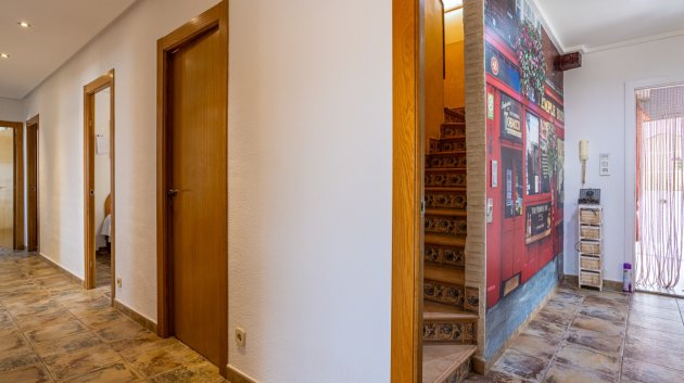 Resale - Villa -
Elche - La Hoya