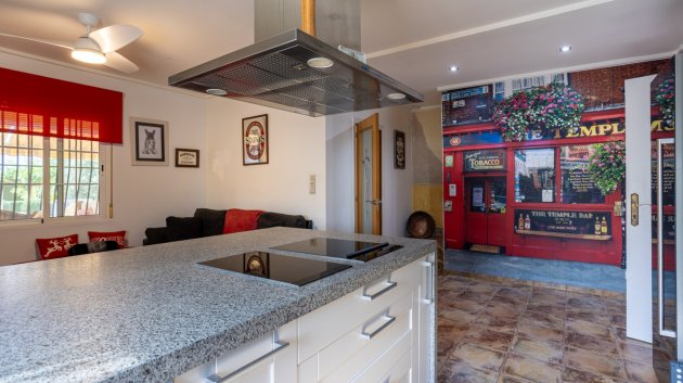 Resale - Villa -
Elche - La Hoya