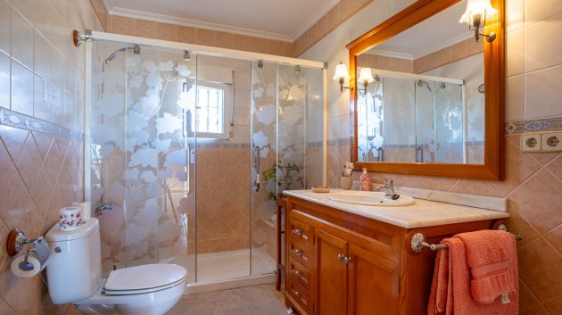 Resale - Villa -
Elche - La Hoya