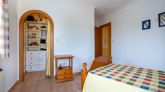 Resale - Villa -
Elche - La Hoya