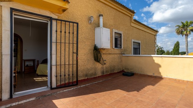 Resale - Villa -
Elche - La Hoya
