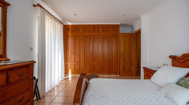 Resale - Villa -
Elche - La Hoya