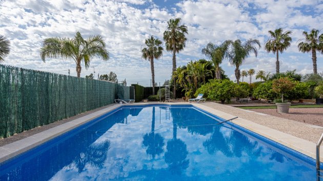 Resale - Villa -
Elche - La Hoya