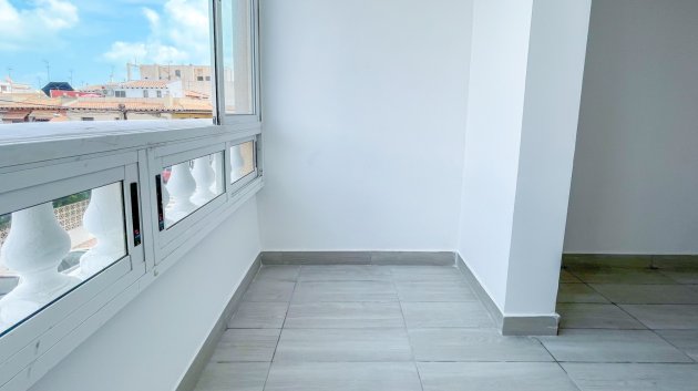 Reventa - Apartamentos -
Torrevieja