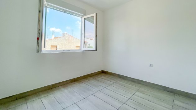 Reventa - Apartamentos -
Torrevieja