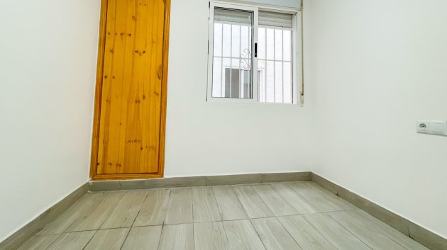 Reventa - Apartamentos -
Torrevieja