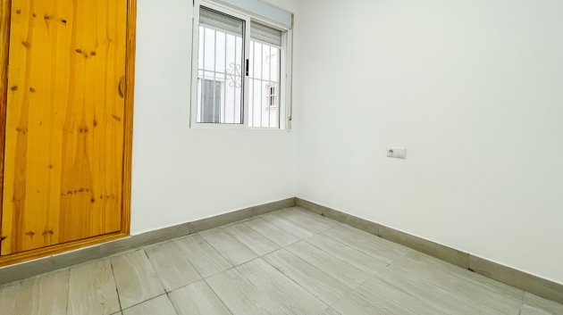 Reventa - Apartamentos -
Torrevieja