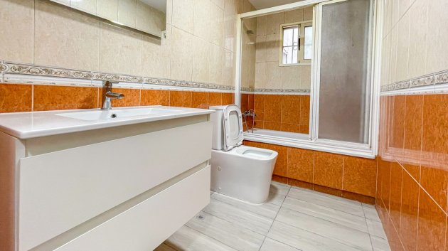 Reventa - Apartamentos -
Torrevieja
