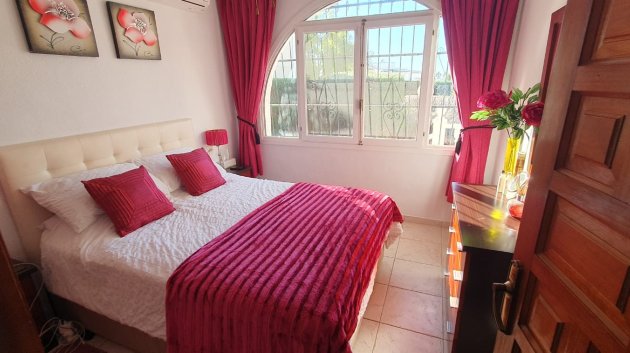 Resale - Villa -
Rojales - Ciudad Quesada