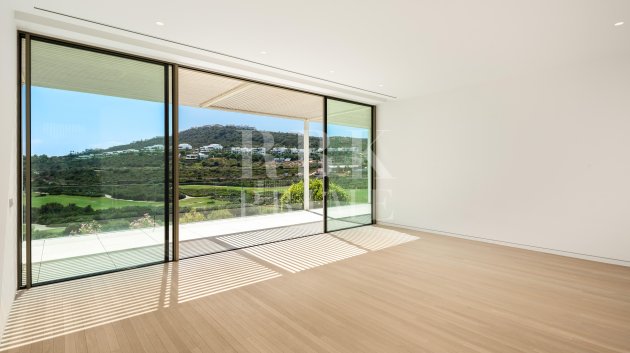 Resale - Villa -
Malaga - Casares