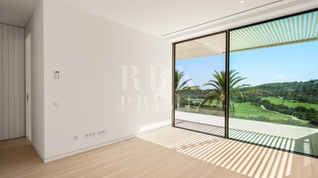 Resale - Villa -
Malaga - Casares